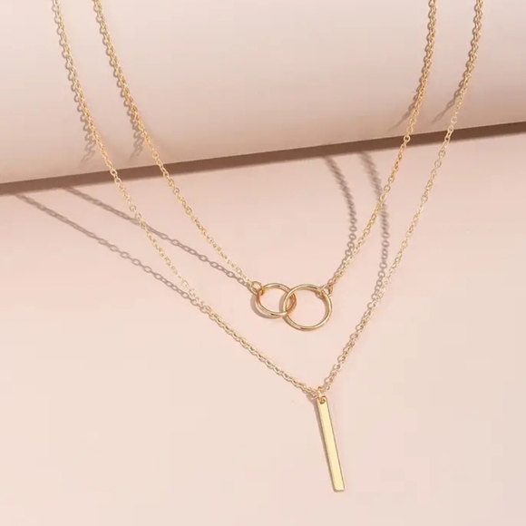 Gold layered necklace - Picture 2 of 3